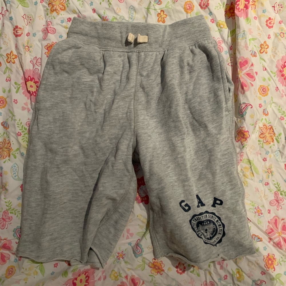GAP Young Boys Long Sweat Shorts Gray - M